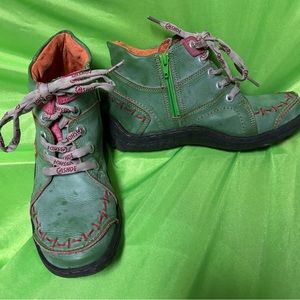Womens CHShoer Boots Size 10.5 Green